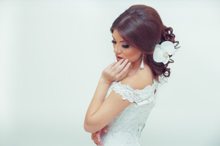 Best wedding hairstyles medium length hair 2025